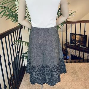 NWOT Ann Taylor Wool Embroidered Skirt Size 2